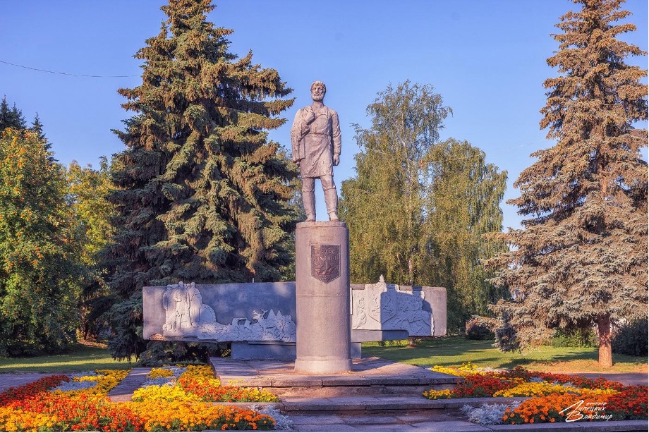 Памятник Семену Дежневу