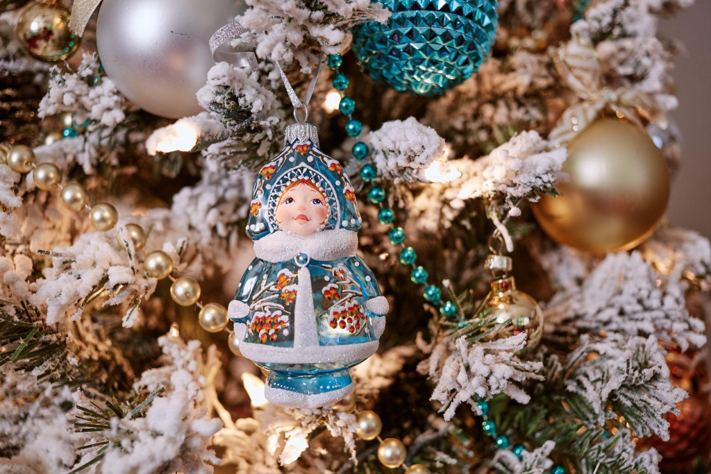 снегурочка на елке