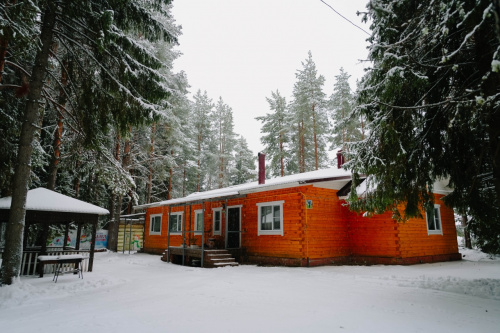 Коттедж для 14 человек с кухней и баней