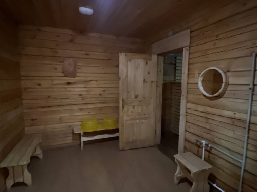 Коттедж для 14 человек с кухней и баней