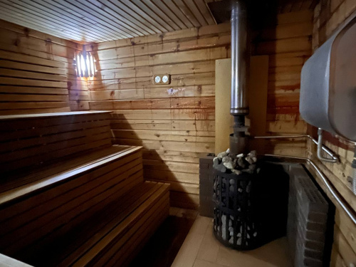 Коттедж для 14 человек с кухней и баней